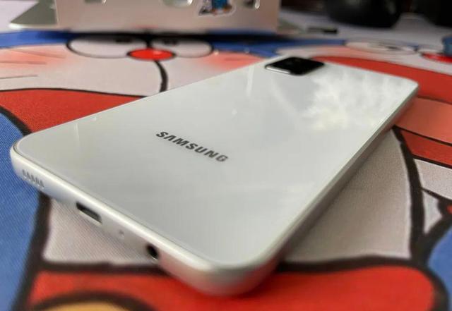 南潭1100+Snapdragon778G+液晶萤幕，两款不超过1500的高性价比智能手机